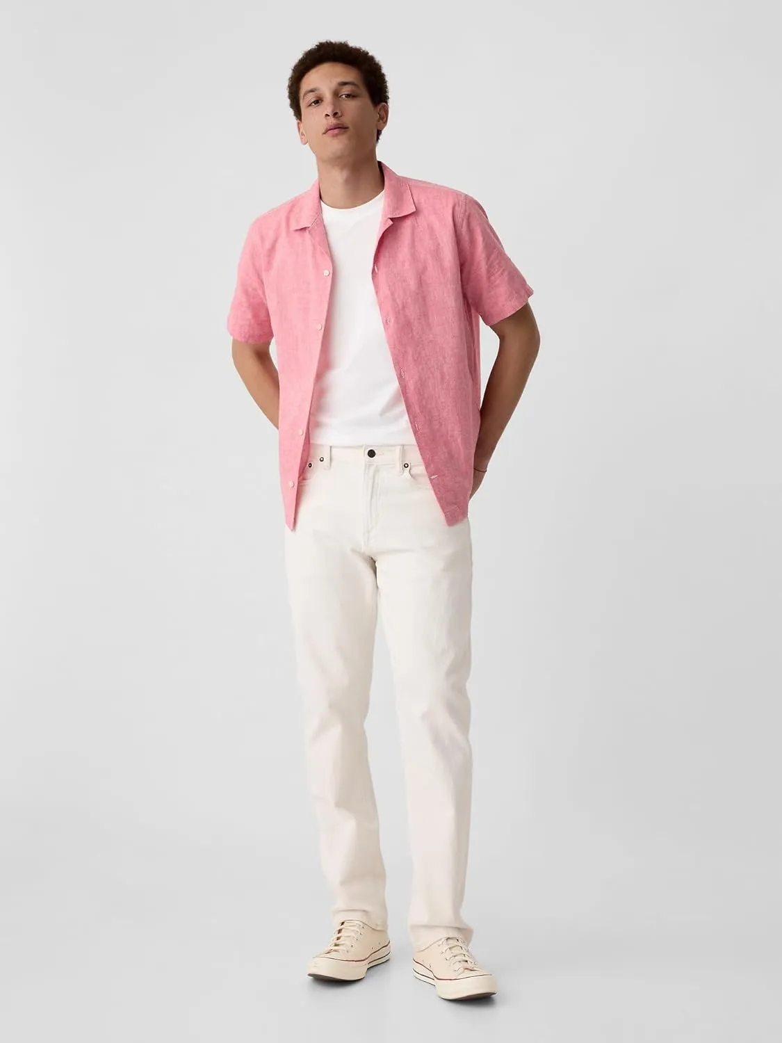 GAP Men's Standard Fit Short Sleeve Linen Resort Collar Shirt
